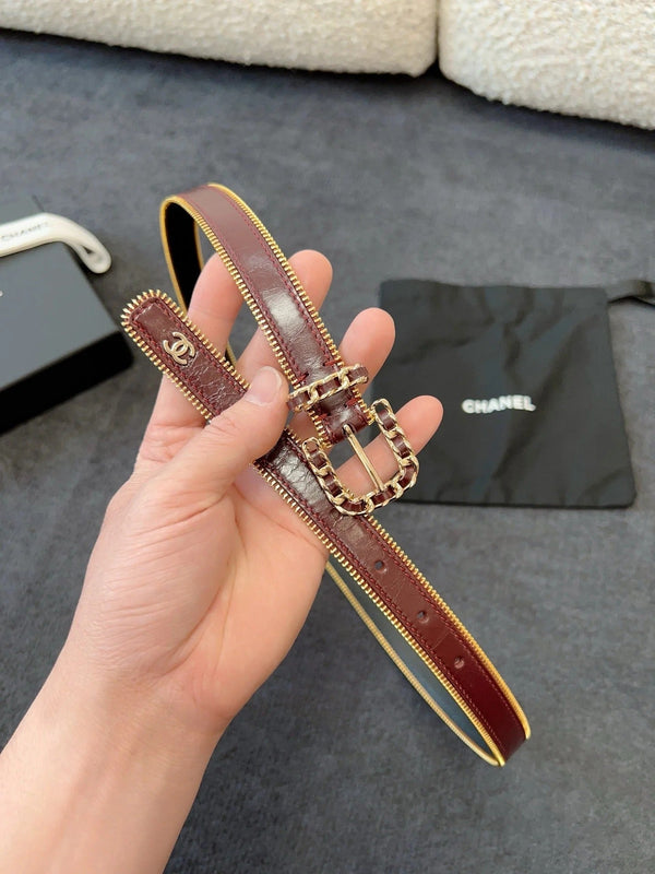 CINTURA 20MM IN PELLE DI VITELLO ROSSO VINO CON FIBBIA A CATENA INTRECCIATA E CERNIERA CON FINITURE IN ORO
