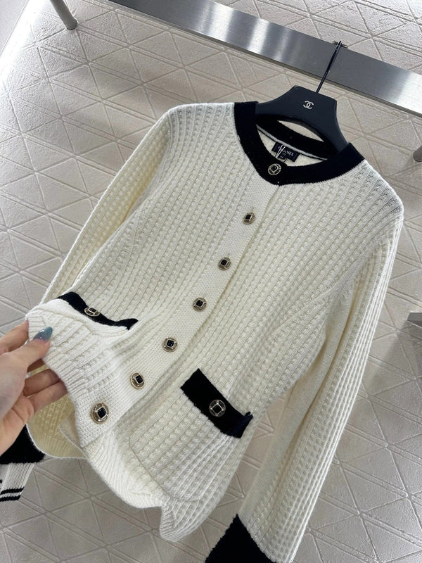 CHANEL Gilet en maille 25S 644
