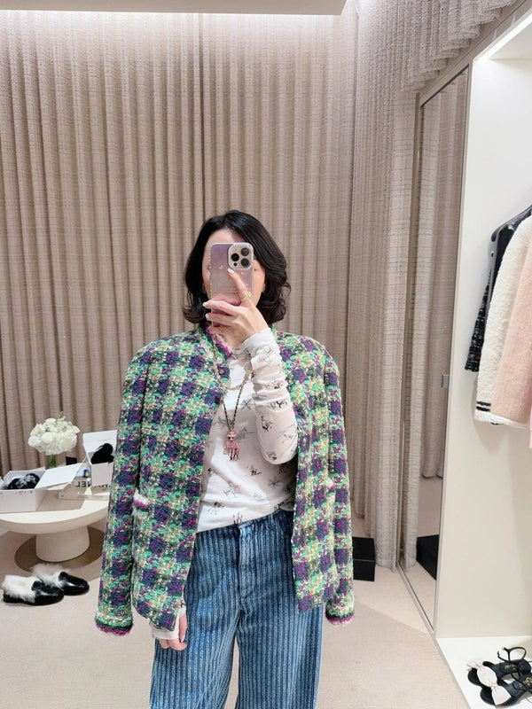 CHANEL VESTE COURTE EN TWEED 25S 499