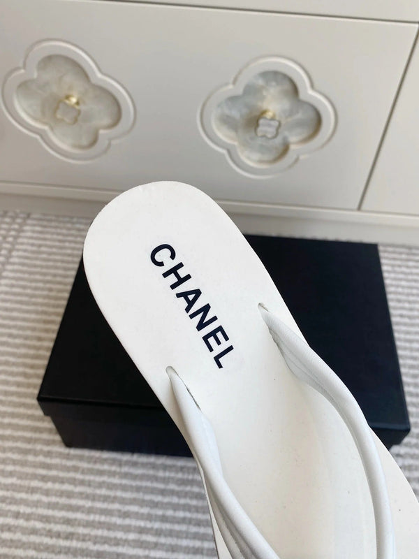 CC 26s Tongs 65 Cuir caoutchouc blanc 647675