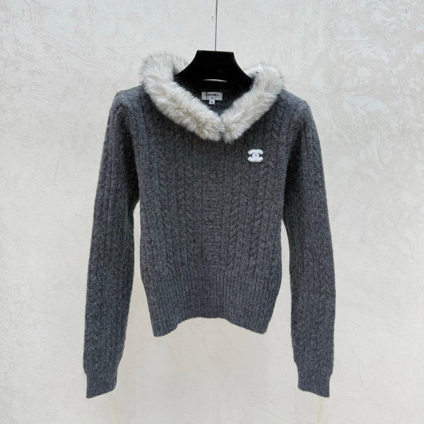 CHANEL 25S CARDIGAN À COL EN FOURRURE 517