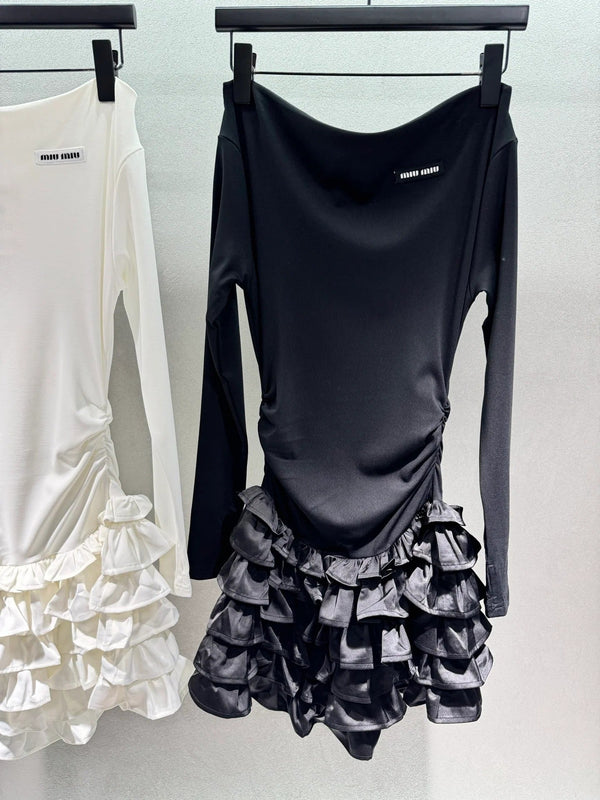 Miumiu 2026 Robe étagée noire et blanche en coton à épaules dénudées