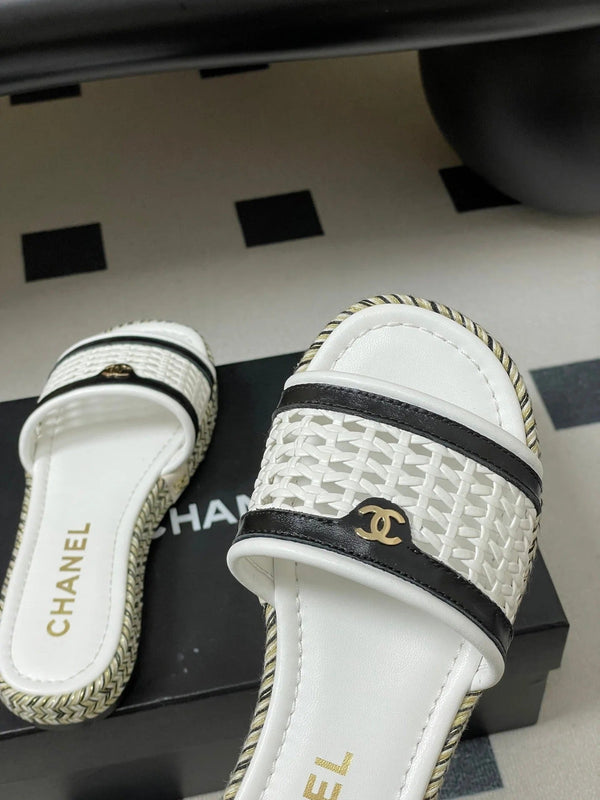 CC 26s Plateforme Claquettes Cuir de vachette Blanc 649458