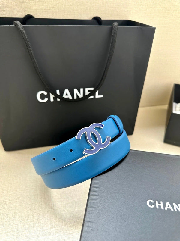 CINTURA CC 30MM IN PELLE DI VITELLO LISCIA BLU COBALTO CON FERRAMENTA IN METALLO