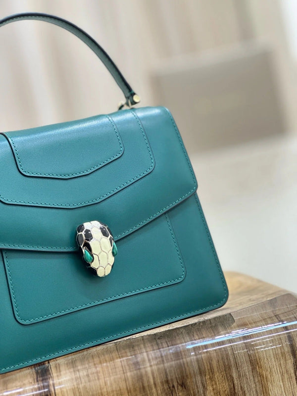 Bvlgari 2025 Sac Serpenti Forever 18 cm en cuir de veau vert émeraude