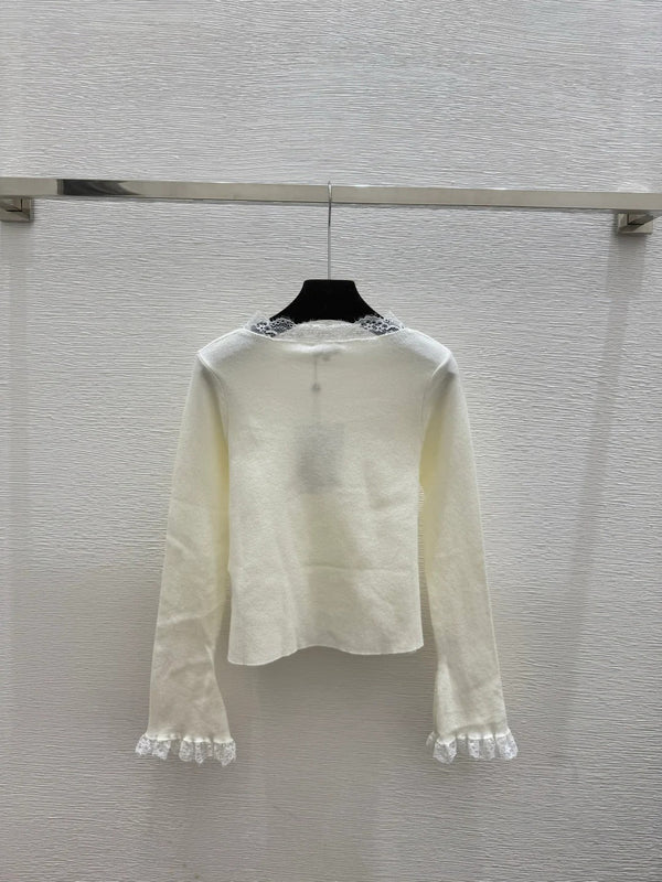 CC 26 Haut à manches longues avec décolleté et poignets en dentelle Laine 652456