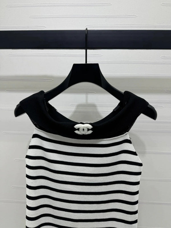 CHANEL CUT-OUT KNIT TOP 269503