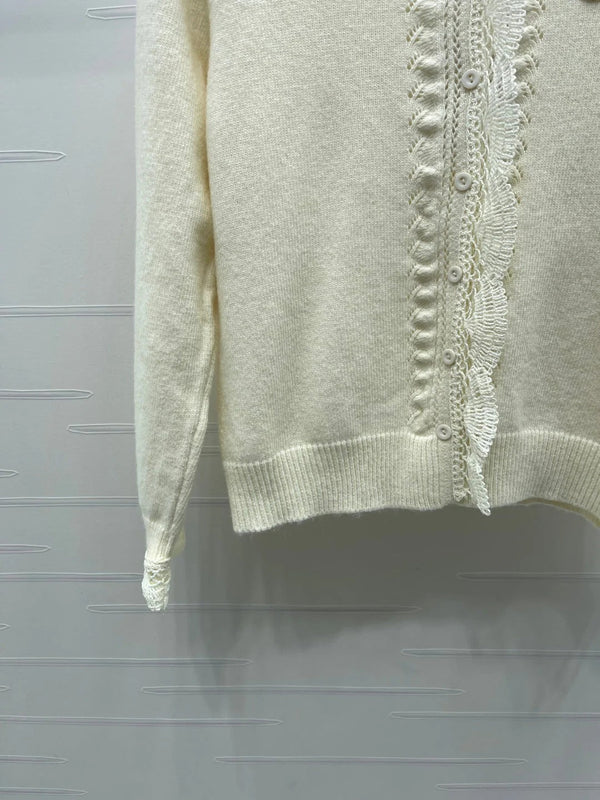 CC 26 Gilet en maille bordé de dentelle Crème Laine 340798