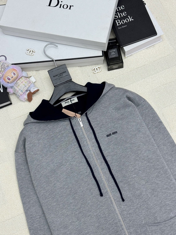 MIUMIU CARDIGAN MODÈLE 810