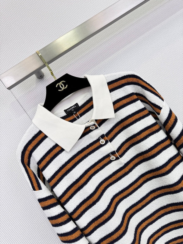 CHANEL POLO EN MAILLE RAYÉE 25S 587