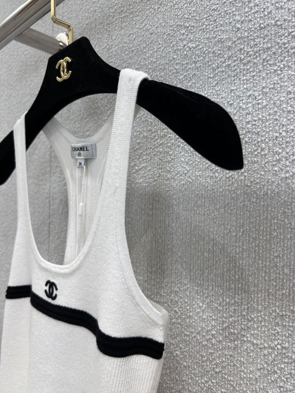 CHANEL SLEEVELESS TOP STYLE 65