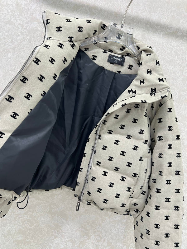 CHANEL BLOUSON EN DUVET 25S 311