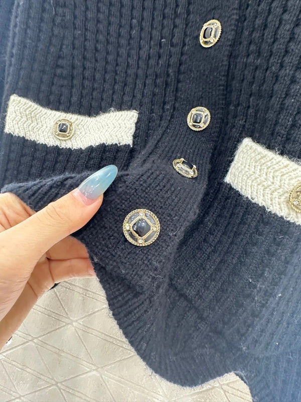 CHANEL Gilet en maille 25S 645