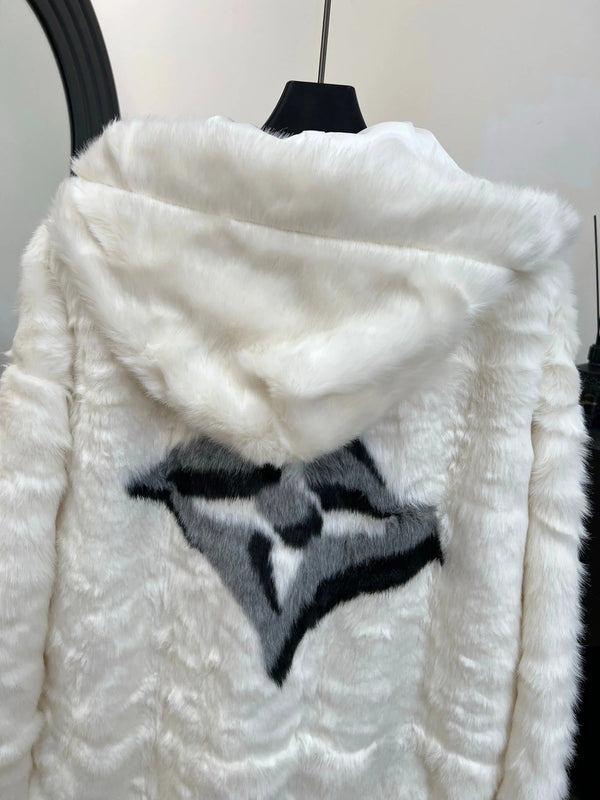 LV 25S FUR COAT 0160