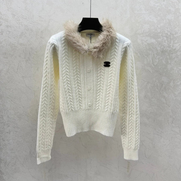 CHANEL Gilet col fourrure 25S 516