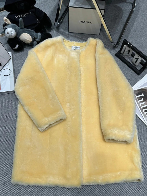 MANTEAU EN FOURRURE D'AGNEAU CHANEL 25S 504