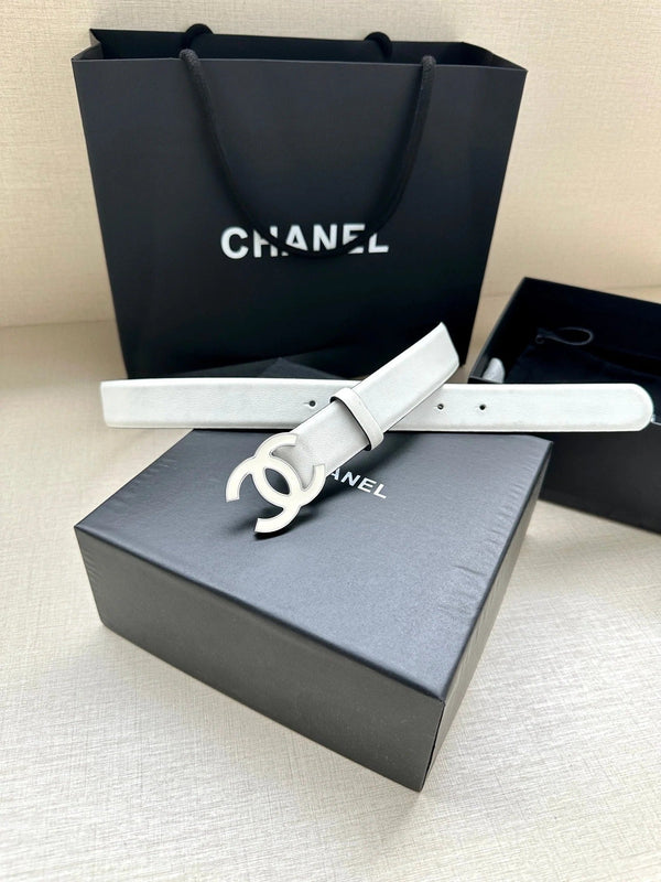 CINTURA CC 30MM IN PELLE DI VITELLO LISCIA BIANCA CON FERRAMENTA IN METALLO