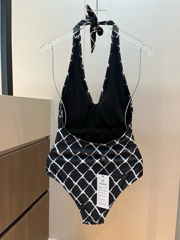 CC BIKINI SWIMSUIT SET IN WHITE CHECKERED PRINT ON BLACK BACKGROUND 624545