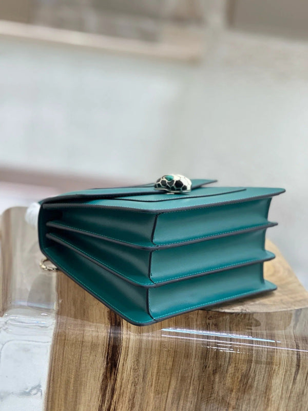 Bvlgari 2025 Sac Serpenti Forever 18 cm en cuir de veau vert émeraude