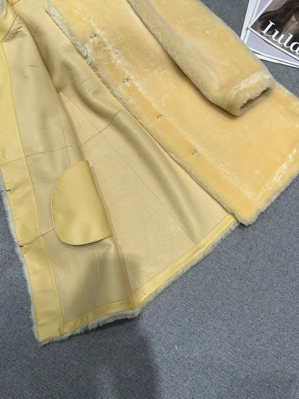 MANTEAU EN FOURRURE D'AGNEAU CHANEL 25S 504
