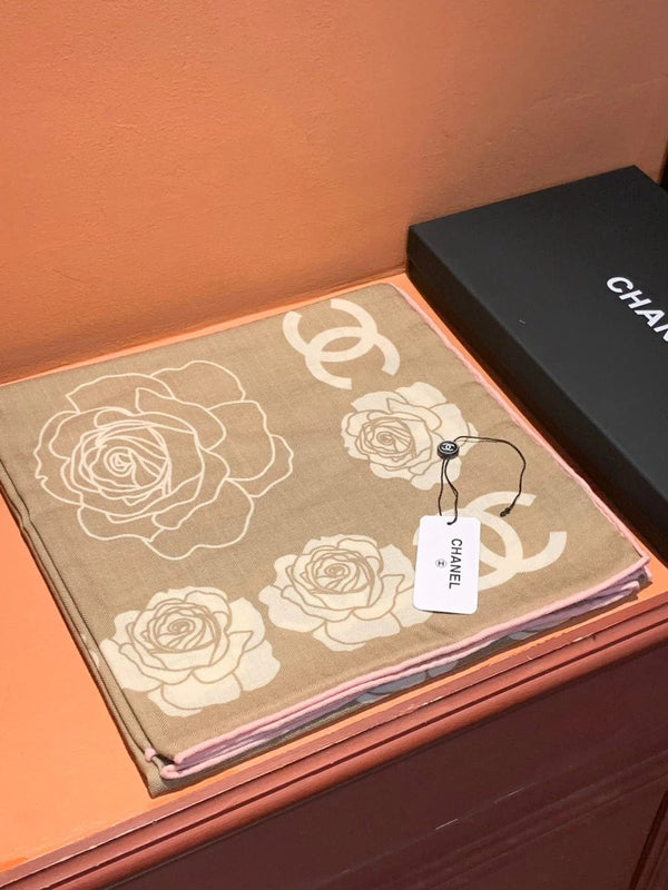 ÉCHARPE CHANEL 25S 140 CM EN CACHEMIRE ET SOIE 943337
