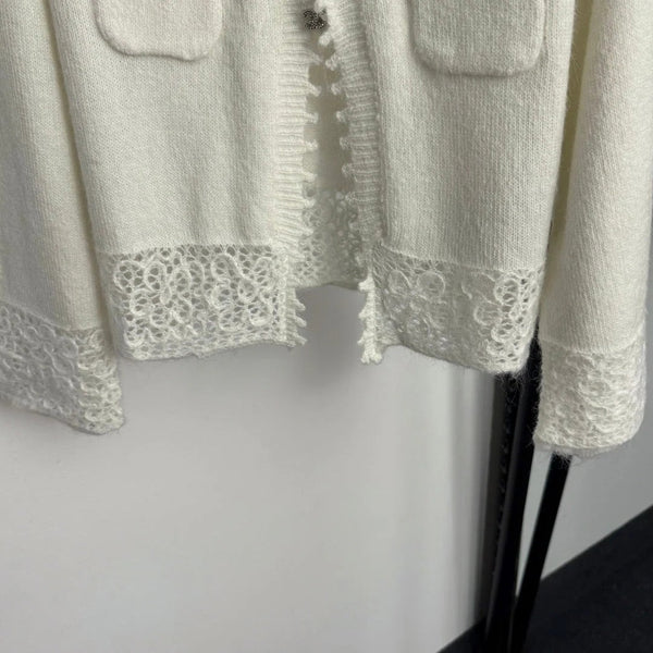 CHANEL Gilet en tricot 25S 327