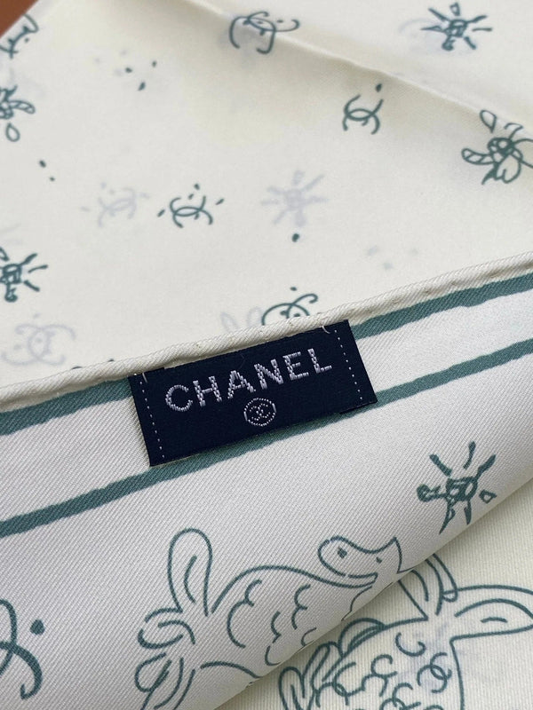 CHANEL 25S SCARF 90 IN SILK 703706