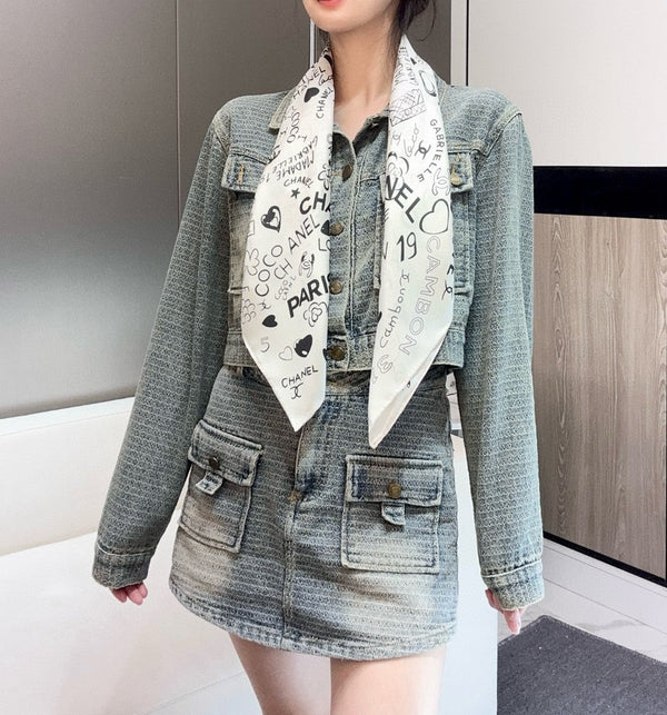 CHANEL 25S SCARF 90 IN SILK 730660
