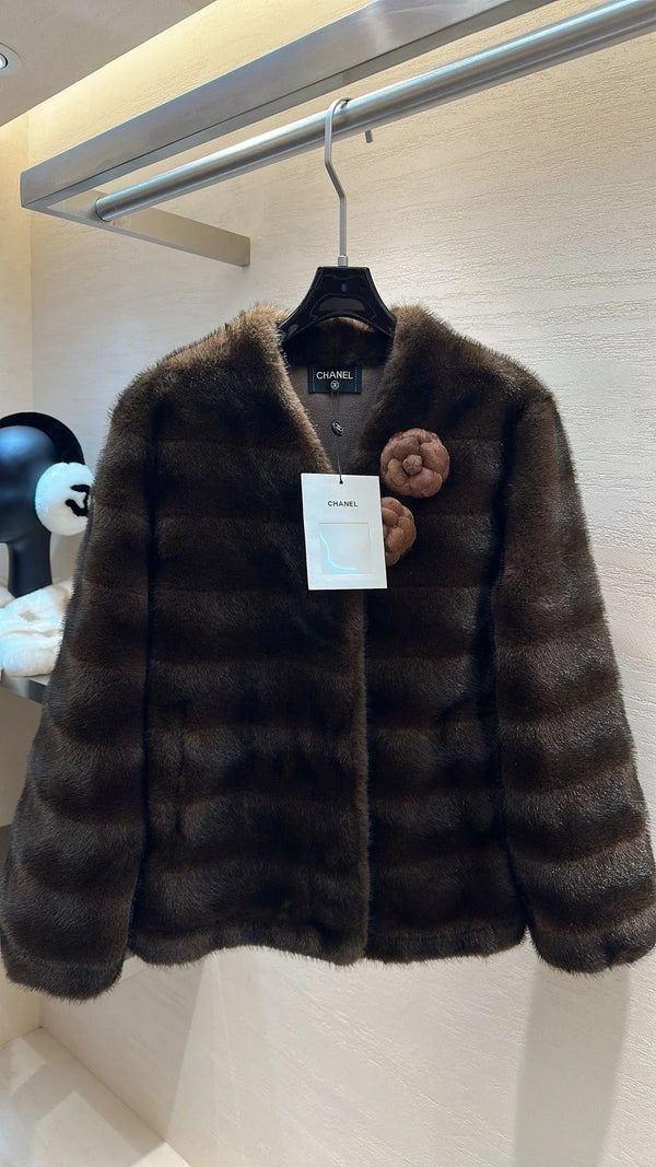MANTEAU EN VISON CHANEL 25S 496