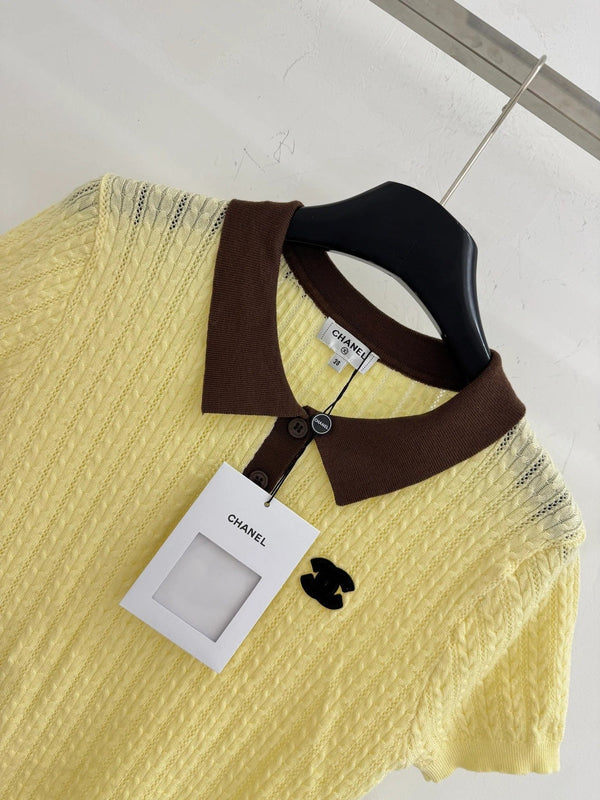 Chanel 2026 Haut à manches courtes et col polo en laine et polyester jaune et violet