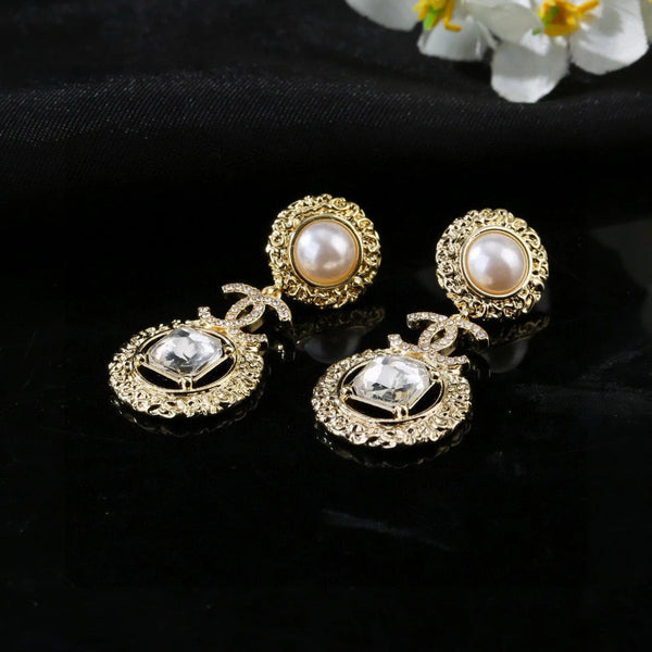 CC Boucle d'oreille perle or et diamant magnifique