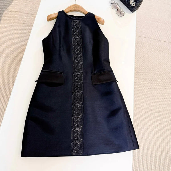 ROBE EN SOIE SANS MANCHES BRODÉE HERMES 25S 318