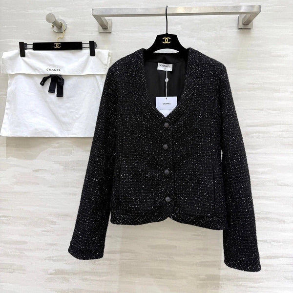 BLOUSON EN TWEED ORNÉ DE PAILLETTES CHANEL 25S 476