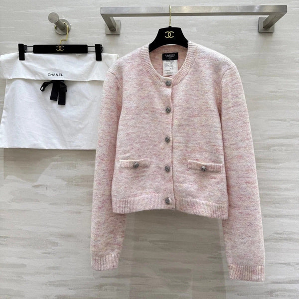 CHANEL VESTE EN MAILLE 25S 480