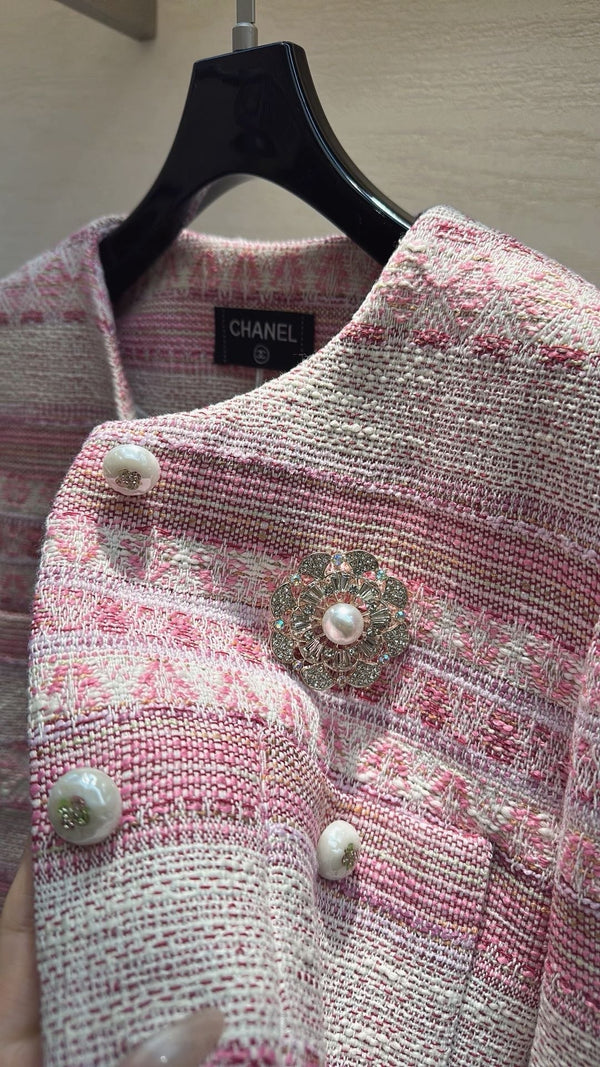 Veste Chanel 2026 en tweed rose et blanc