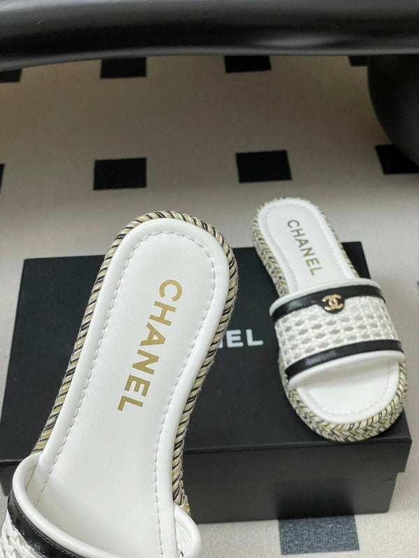 CC 26s Plateforme Claquettes Cuir de vachette Blanc 649458
