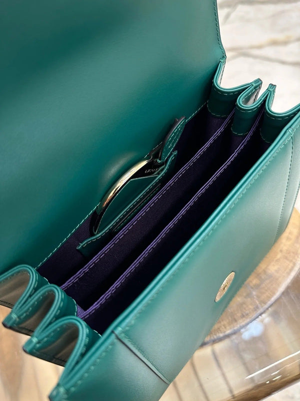 Bvlgari 2025 Sac Serpenti Forever 18 cm en cuir de veau vert émeraude