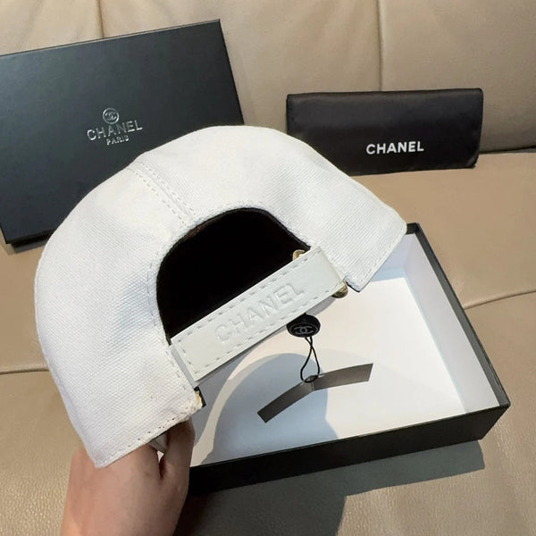 BASEBALL HAT IN WHITE DOUBLE C EMBROIDERED 674175