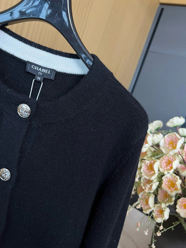 CHANEL 25S CARDIGAN STYLE 193