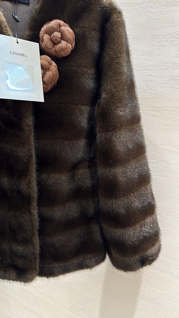 MANTEAU EN VISON CHANEL 25S 496
