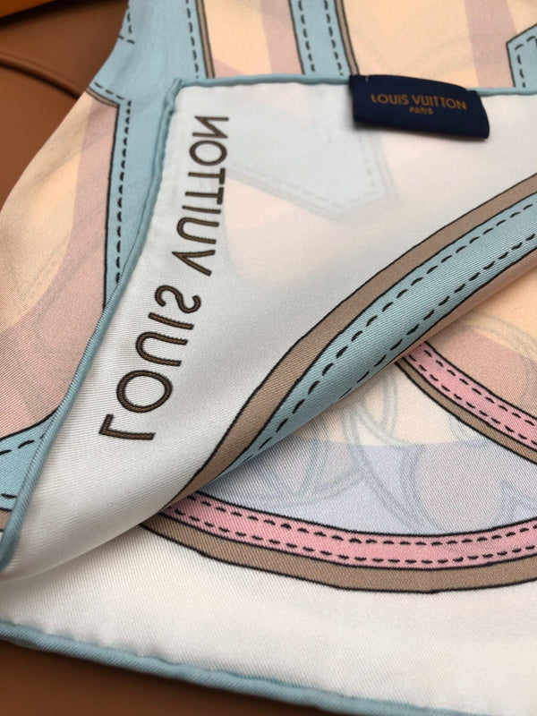 LV SCARF 90 CM IN SILK 704578