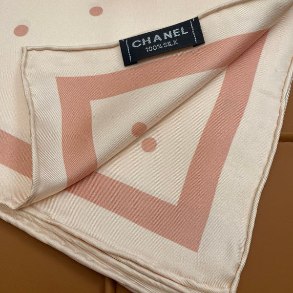 CHANEL 25S SCARF 90 IN SILK 704605