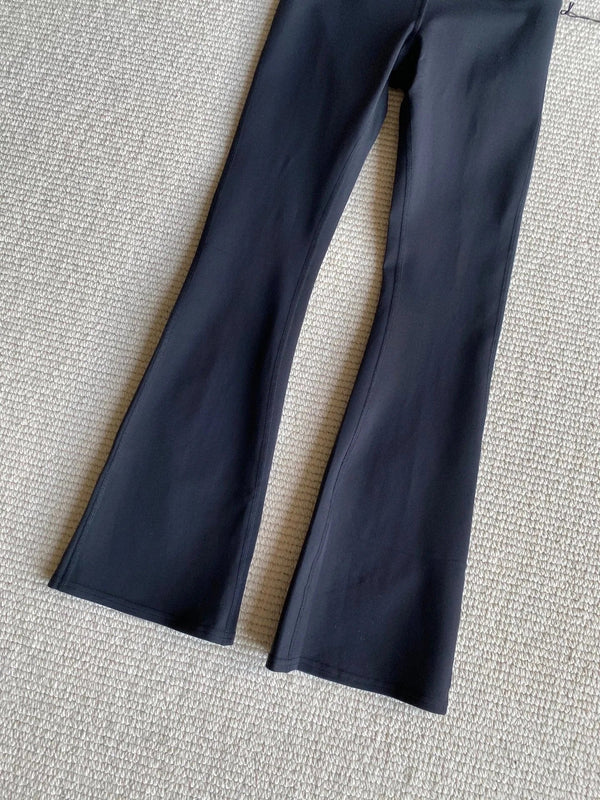 ALO FLARED PANTS STYLE 143