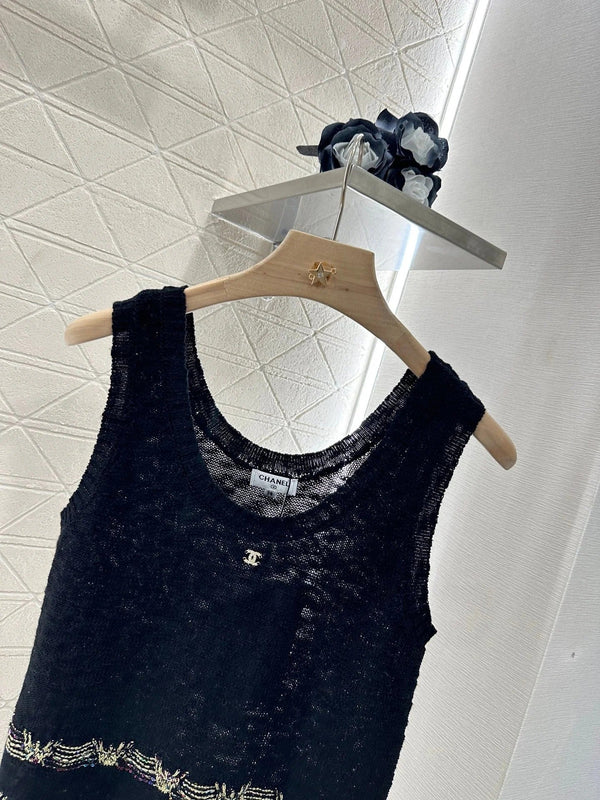 CHANEL SLEEVELESS TOP 272290