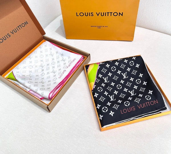 LV SCARF 90 CM IN SILK 721521