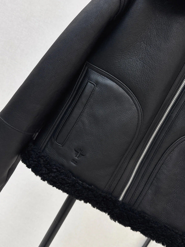 DIOR VESTE À COL SHERPA 25S 542