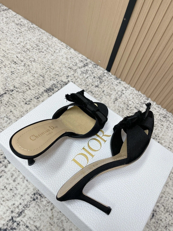 CD 26s Mocassins à talons hauts 75 Noir Beige Toile Cuir 643490