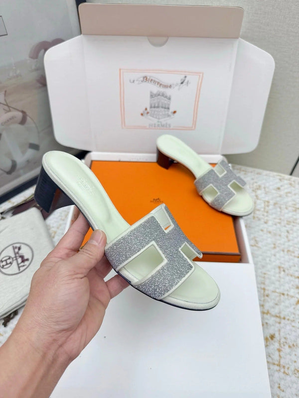 HM 26ss Oran Sandals 50 Cream Gray Rhinestone Cowhide 625269