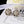 Boucle d'oreille clou mini CC en or et diamant noir