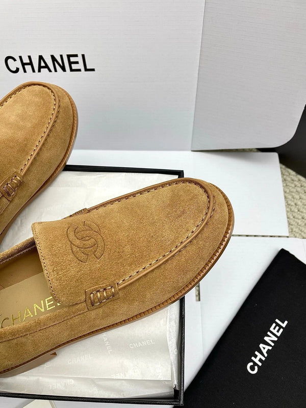Mocassins à double C CC 26s Daim marron 645308